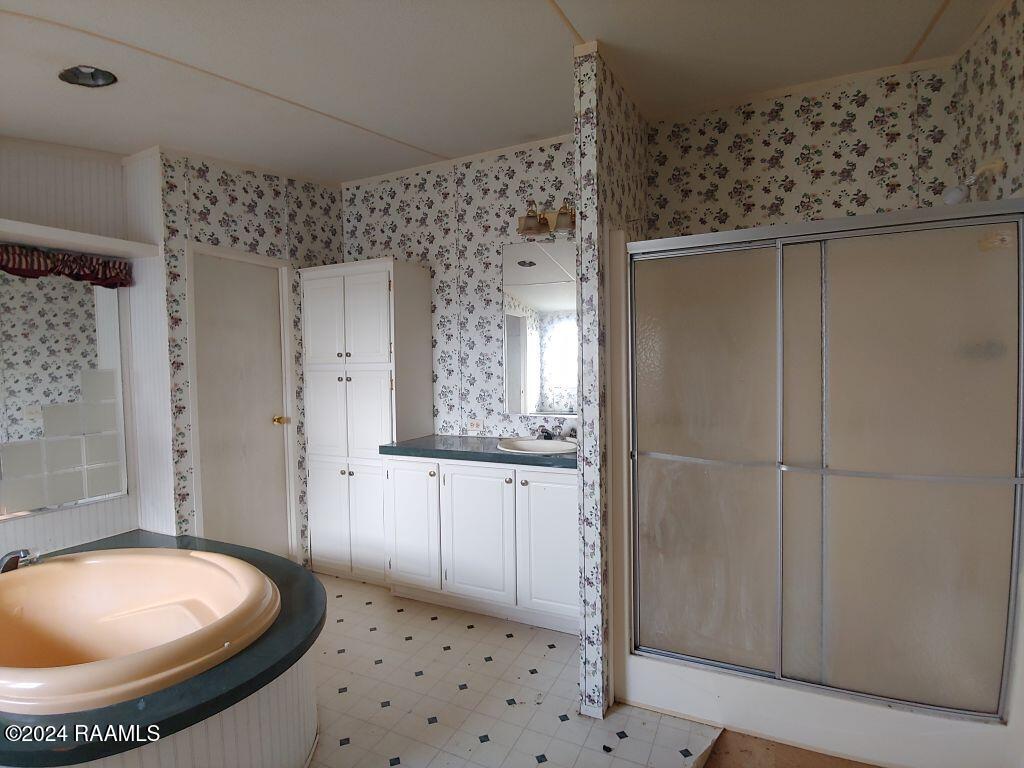 209 Rue Des Etoiles Carencro, LA 70520 - Photo 13 of 25 13 Bathroom