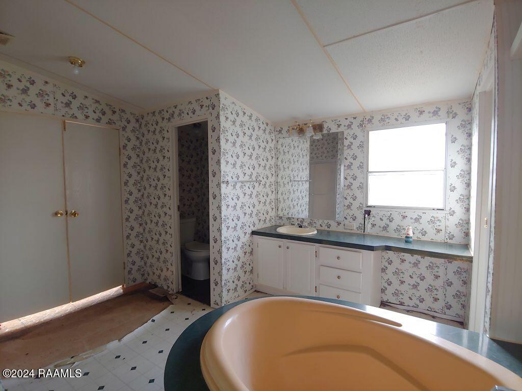 209 Rue Des Etoiles Carencro, LA 70520 - Photo 14 of 25 14 Bathroom