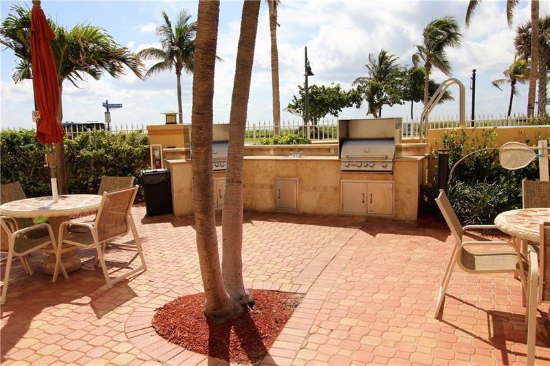 328 North Ocean Boulevard, Unit 1008 Pompano Beach, FL 33062 - Photo 27 of 38 a outdoor view with a sitting space