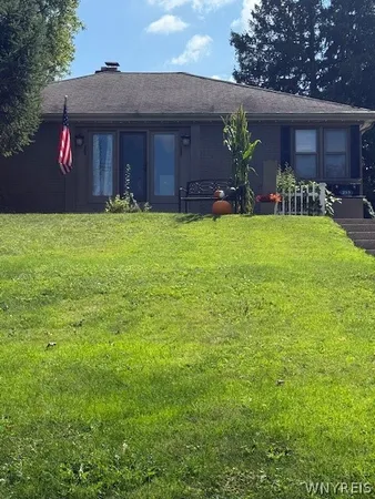 $329,900 | 233 Crosby Boulevard, Amherst, NY 14226