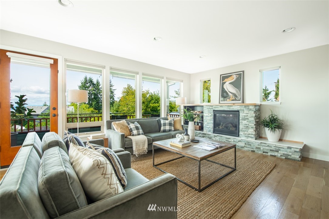 3702 Southwest Webster Street Seattle, WA 98126 - Photo 2 of 23 Gallery Image 2