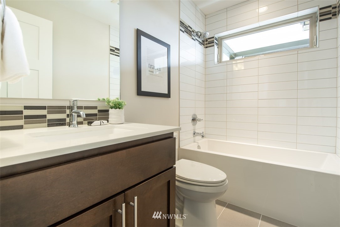 3702 Southwest Webster Street Seattle, WA 98126 - Photo 11 of 23 Gallery Image 11