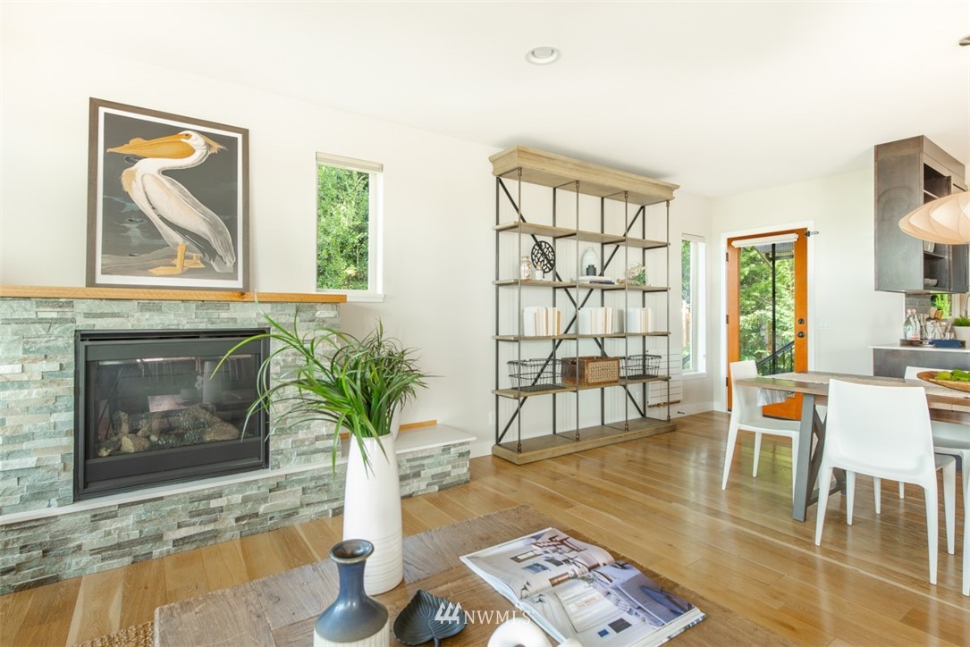 3702 Southwest Webster Street Seattle, WA 98126 - Photo 4 of 23 Gallery Image 4