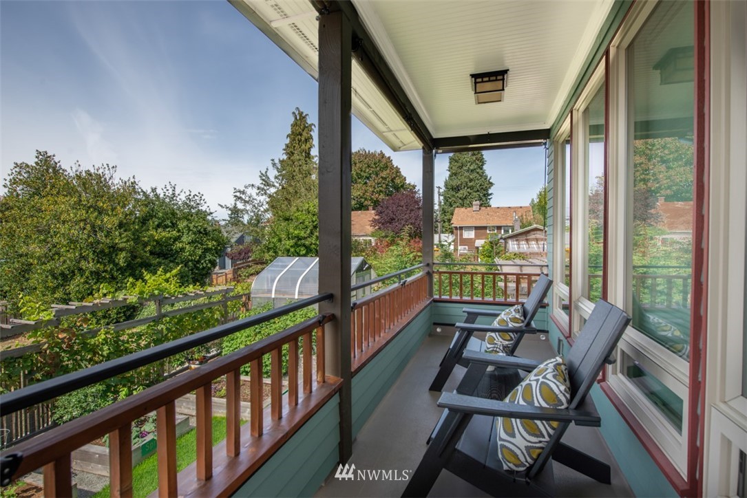 3702 Southwest Webster Street Seattle, WA 98126 - Photo 9 of 23 Gallery Image 9