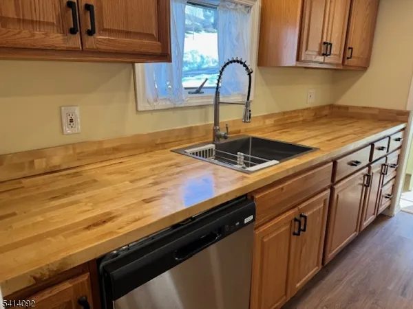 $2,800 | 44 Oak Street, Hamburg, NJ 07419