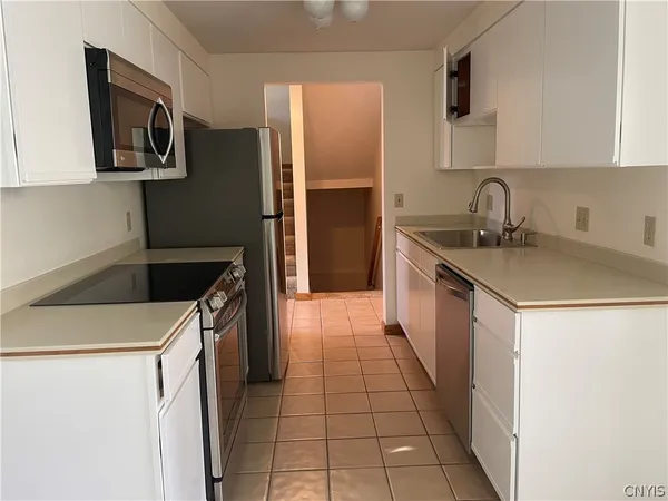 $2,500 | 8319 Decoy Run, Manlius, NY 13104