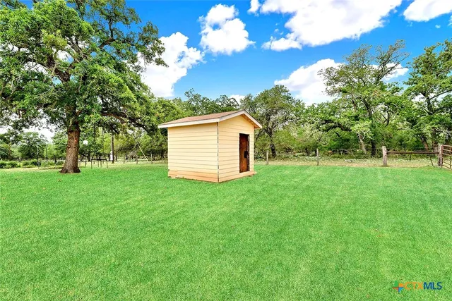 $2,000,000 | 1494 County Road 433, Stockdale, TX 78160