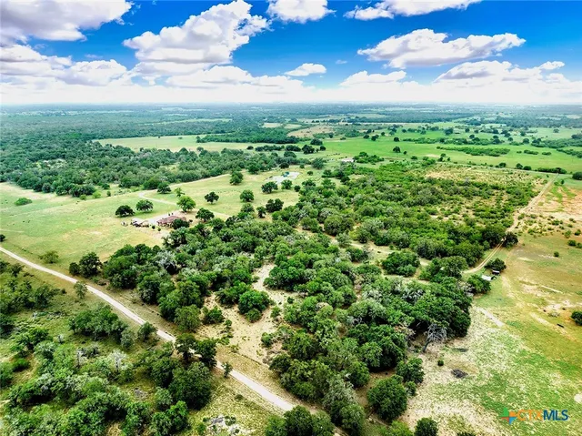 $2,000,000 | 1494 County Road 433, Stockdale, TX 78160