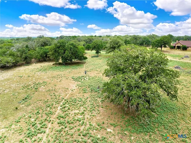 $2,000,000 | 1494 County Road 433, Stockdale, TX 78160