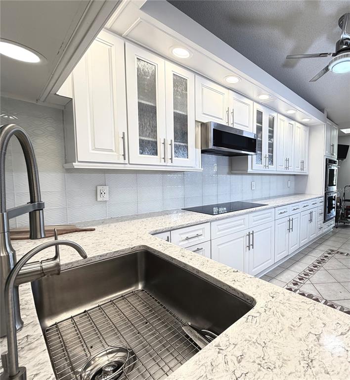 5813 Merion Way, Unit 5813 Sarasota, FL 34243 - Photo 5 of 19
