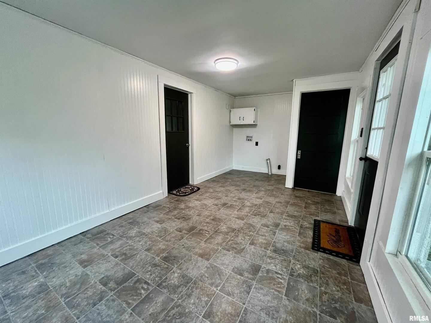 2664 Highway 145 Metropolis, IL 62960 - Photo 28 of 29 a view of an empty room