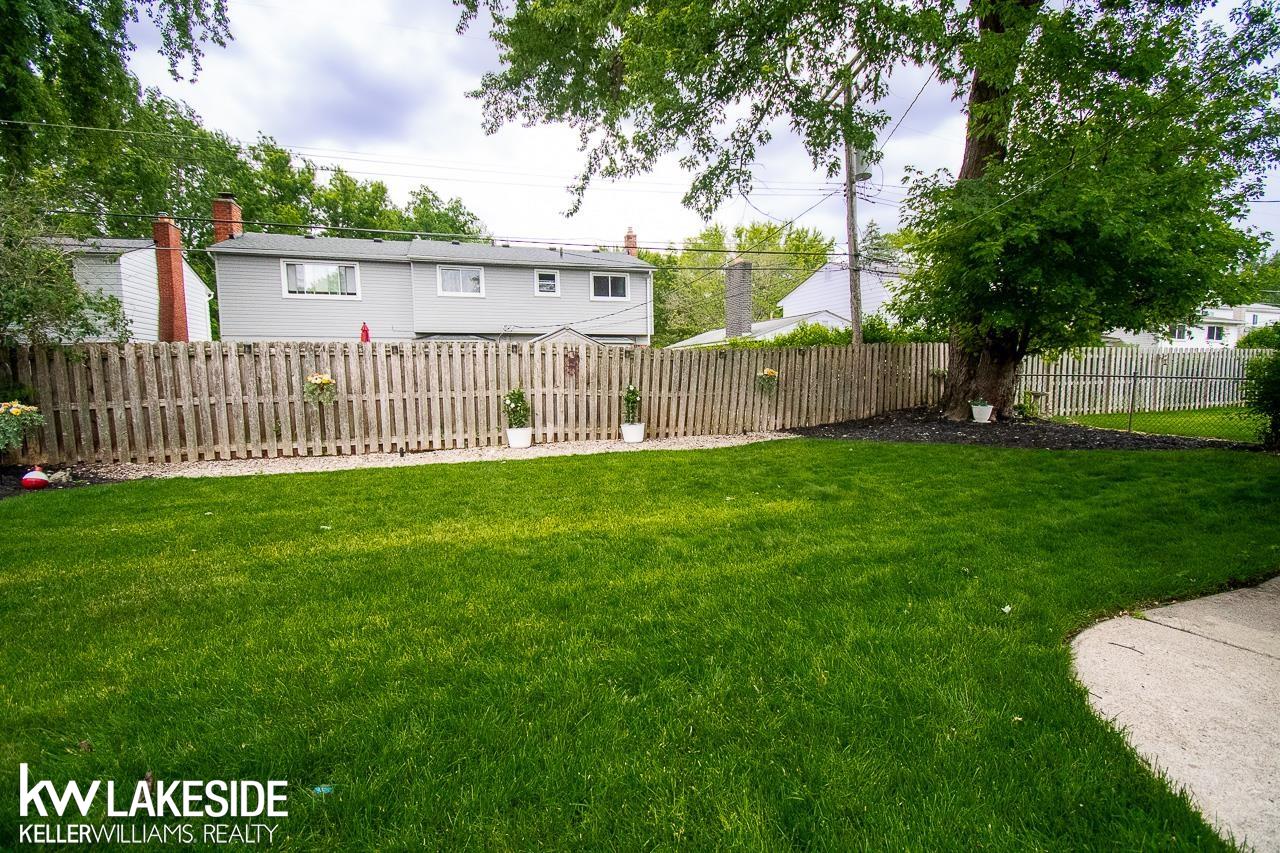 18530 Bittersweet Road Fraser, MI 48026 - Photo 21 of 24