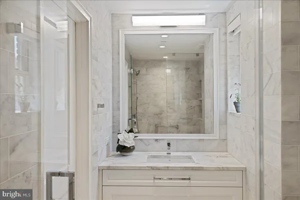 a view of a multi story building