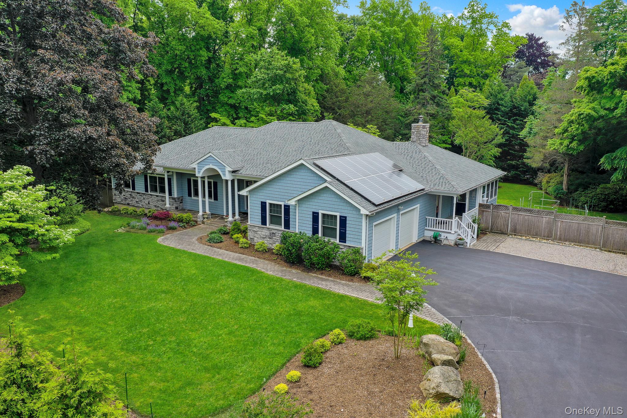 71 Dyke Road Setauket, NY 11733 - Photo 2 of 47