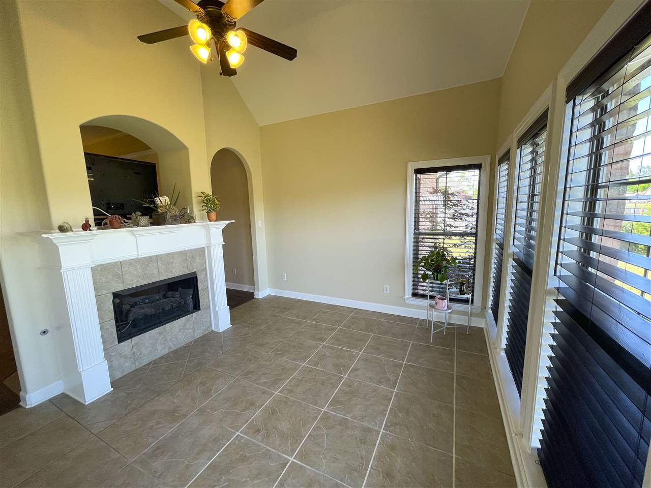 2728 Fall Spring Drive Olive Branch, MS 38654 - Photo 8 of 25 Gallery Image 8