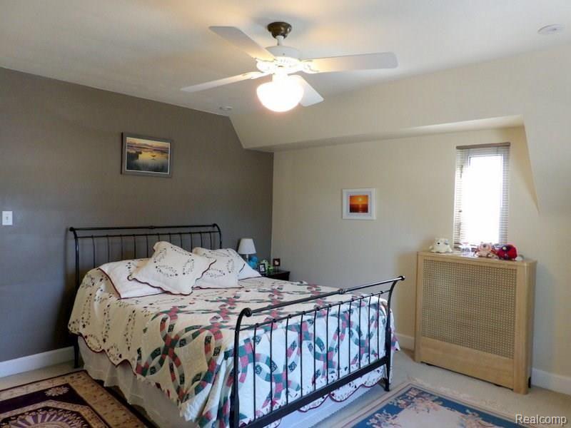 9015 Ruth Avenue Allen Park, MI 48101 - Photo 38 of 48 102_6176.JPG