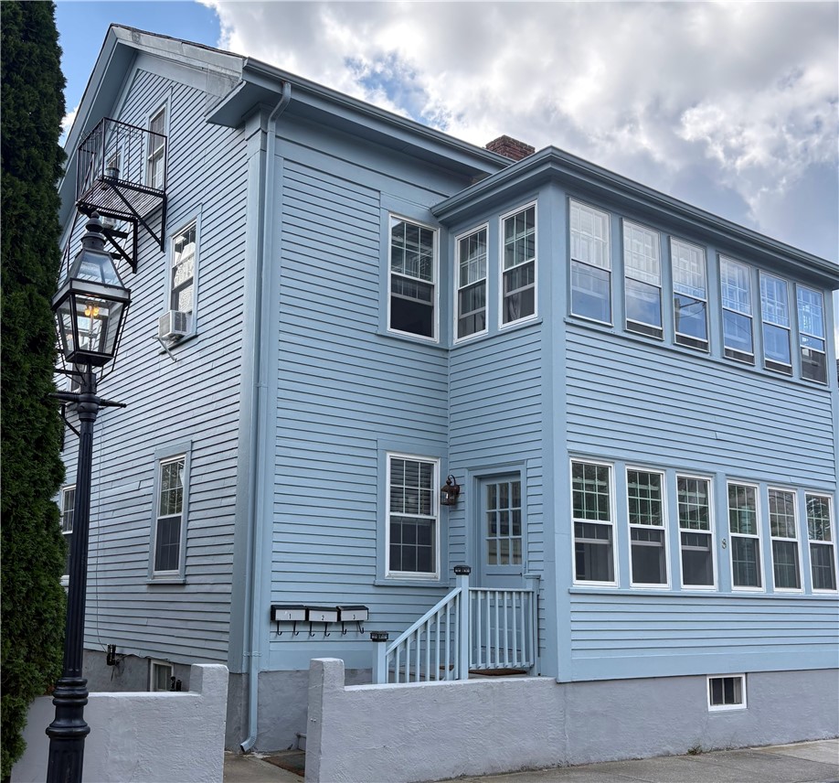 8 Bridge Street, Unit 3 Newport, RI 02840 - Photo 3 of 19