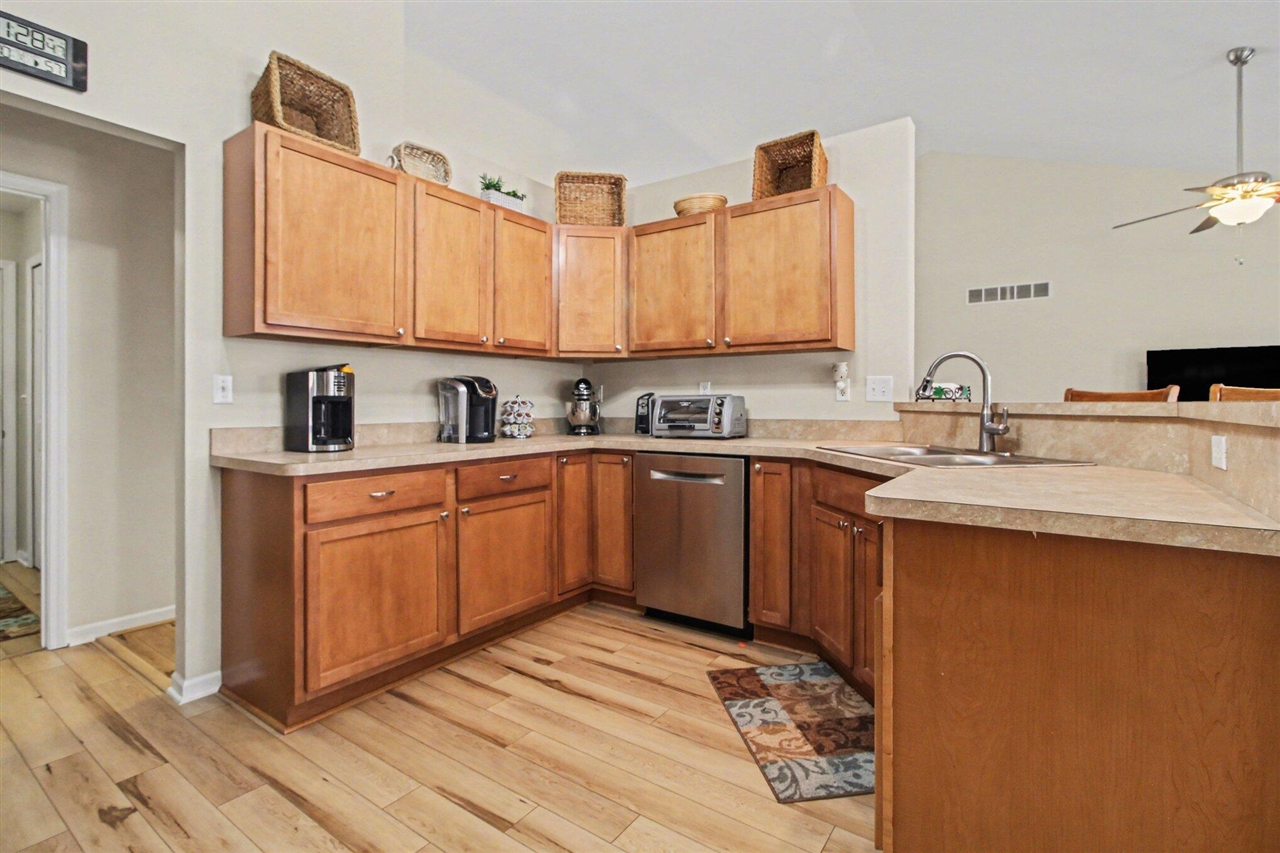 407 Edward J Street Clinton, MI 49236 - Photo 13 of 28