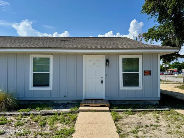 $1,300 | 1501 Chestnut Avenue, Unit F, Panama City, FL 32401