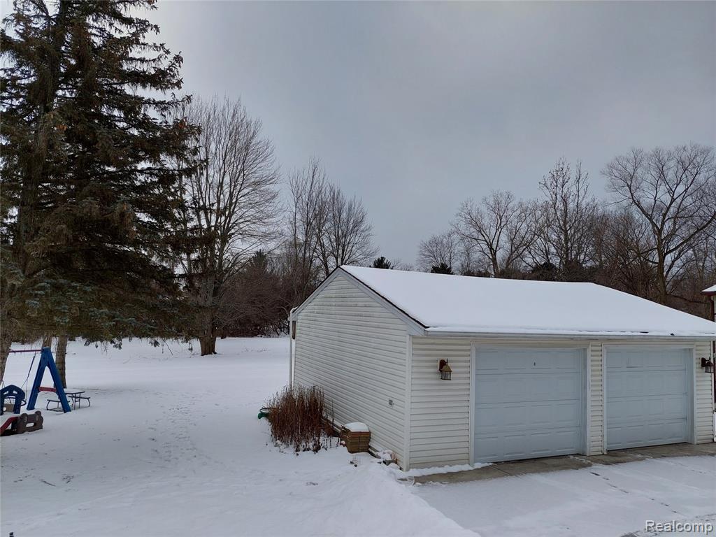 1303 Grace Avenue Rochester Hills, MI 48309 - Photo 2 of 2
