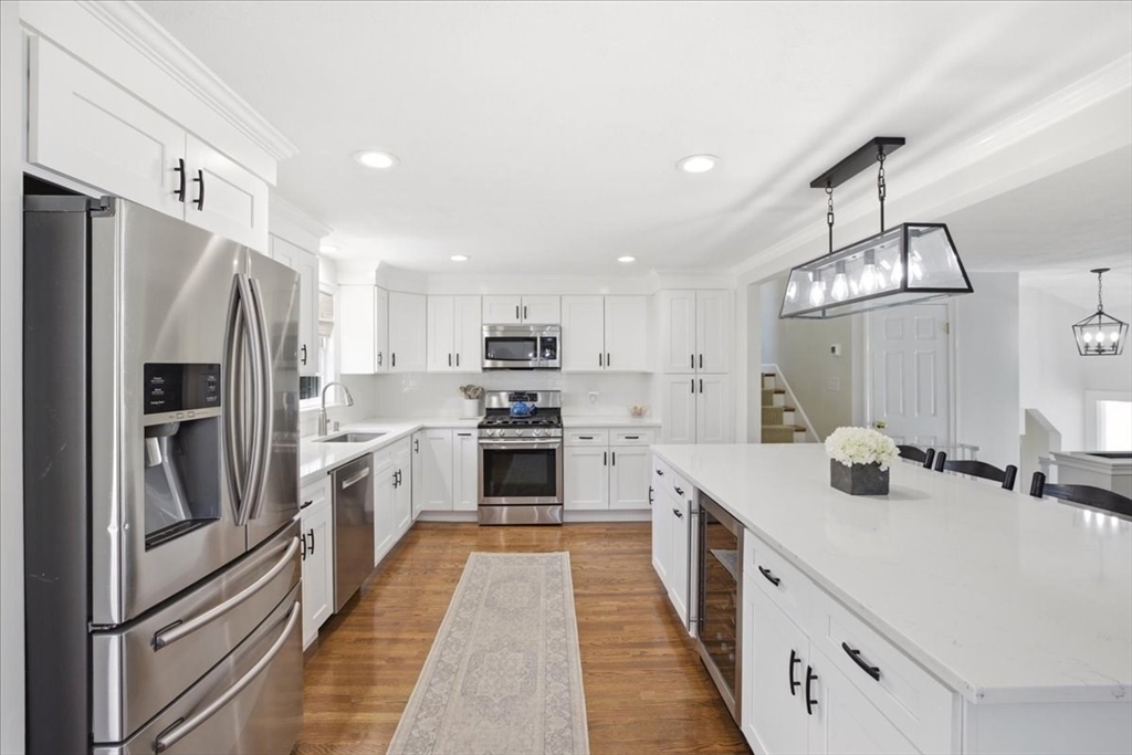 137 Robert Road Dedham, MA 02026 - Photo 14 of 42