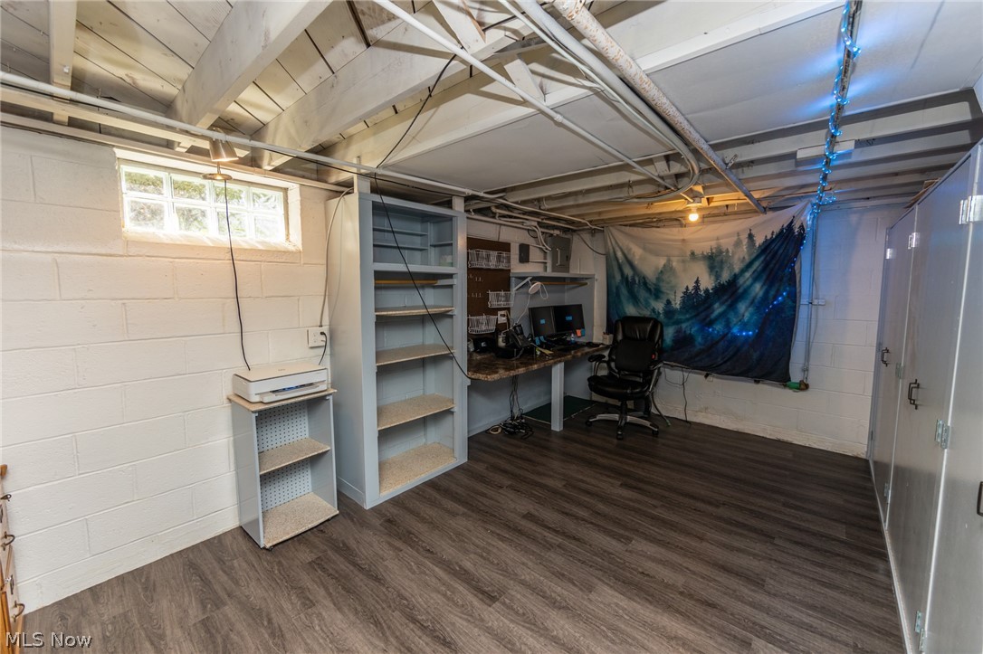 13145 East Bagley Road Cleveland, OH 44130 - Photo 29 of 35 Great work from home space or guest/teen suite!
