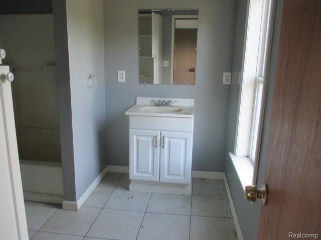 5459 Hammond Road Lapeer, MI 48446 - Photo 14 of 22 full bath 2.JPG
