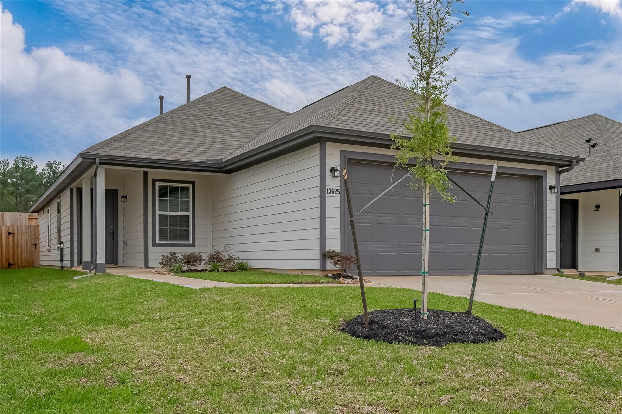 13625 Goldeye Drive Conroe, TX 77384 - Photo 2 of 38