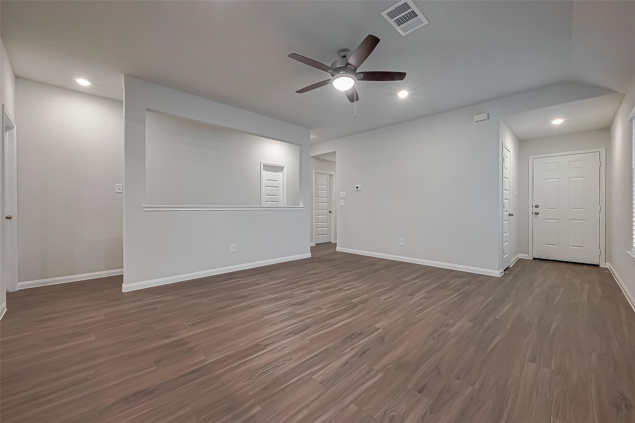 13625 Goldeye Drive Conroe, TX 77384 - Photo 7 of 38