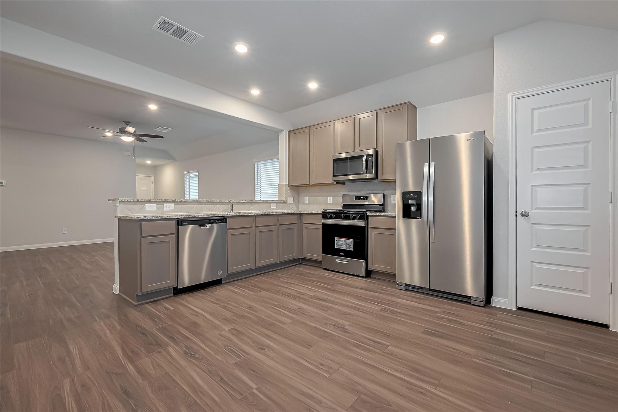 13625 Goldeye Drive Conroe, TX 77384 - Photo 10 of 38