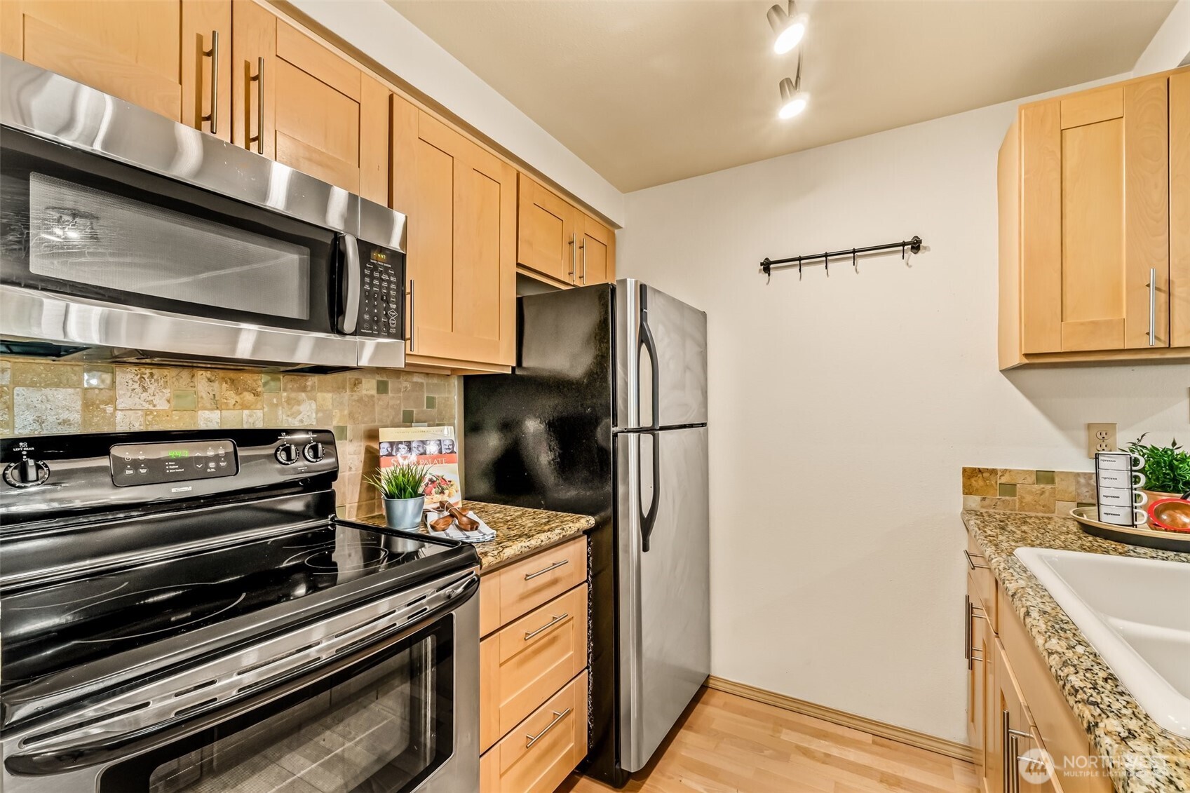 6960 California Avenue Southwest, Unit A106 Seattle, WA 98136 - Photo 6 of 24
