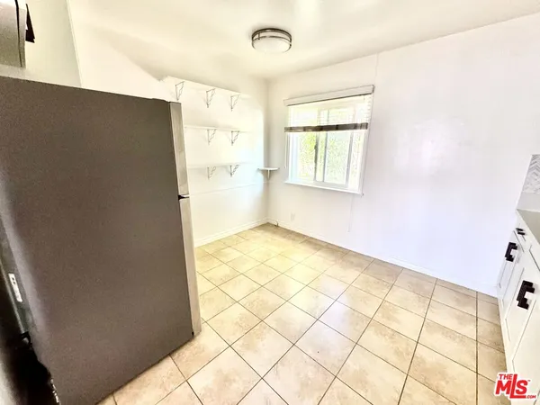 $2,900 | 3713 1/2 Selby Avenue, Los Angeles, CA 90034