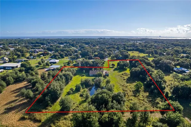 an aerial view of multiple house