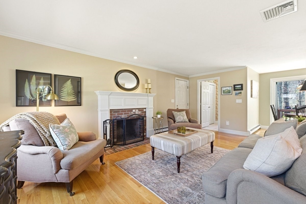 7 Tanglewood Road Walpole, MA 02032 - Photo 9 of 40
