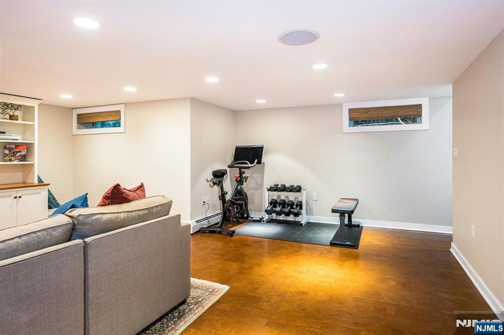 42 Hamilton Road Glen Ridge, NJ 07028 - Photo 27 of 44 Gallery Image 27