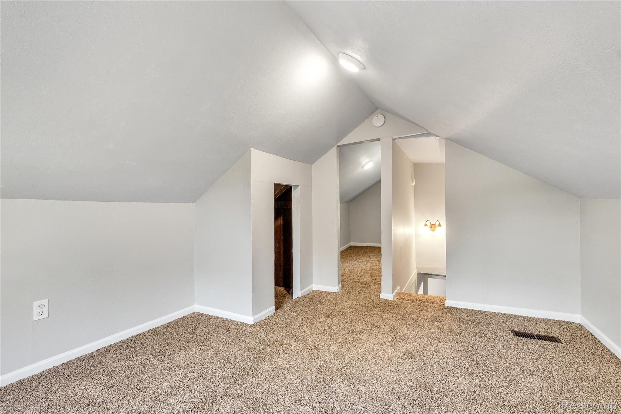 537 Armstrong Road Lansing, MI 48911 - Photo 18 of 27 26-537-Armstrong-Rd-WindowStill-Real-Estate-Photography-24.jpg
