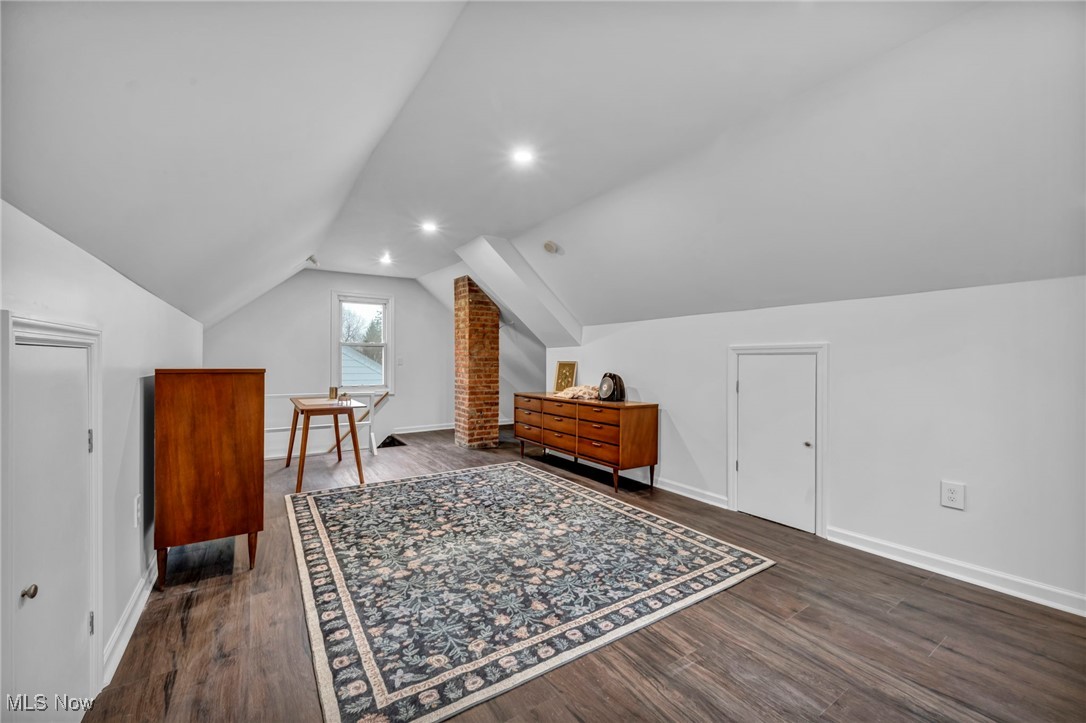 955 Cambridge Road Cleveland, OH 44121 - Photo 25 of 30 third floor bedroom LVP, freah paint
