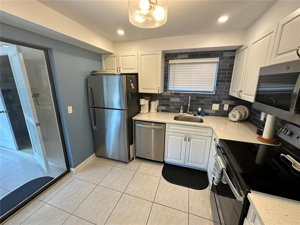 4572 Red Maple, Unit 901 Bradenton, FL 34210 - Photo 9 of 30