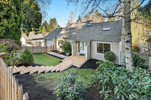 $1,395,000 | 16018 36th Avenue Northeast, Lake Forest Park, WA 98155