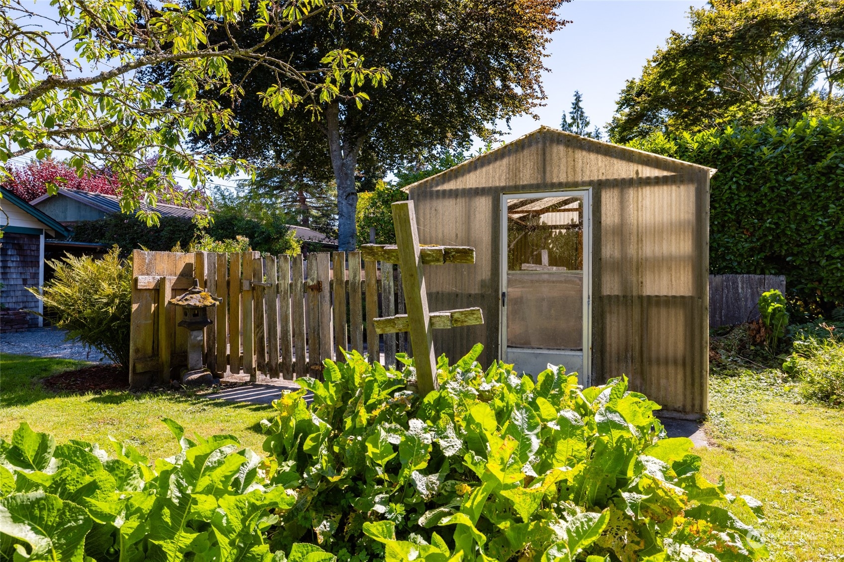 314 Caledonia Street La Conner, WA 98257 - Photo 11 of 34
