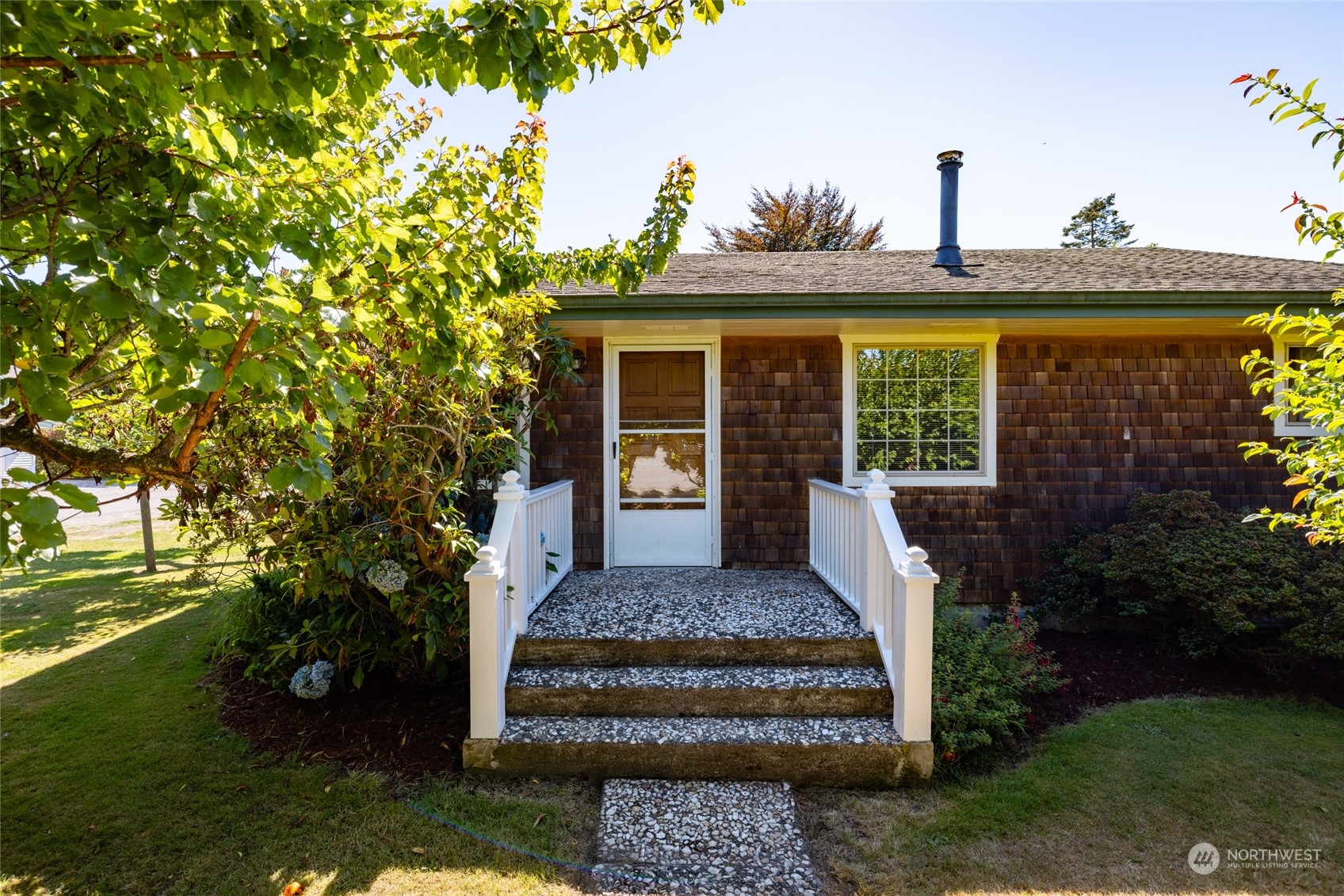 314 Caledonia Street La Conner, WA 98257 - Photo 2 of 34
