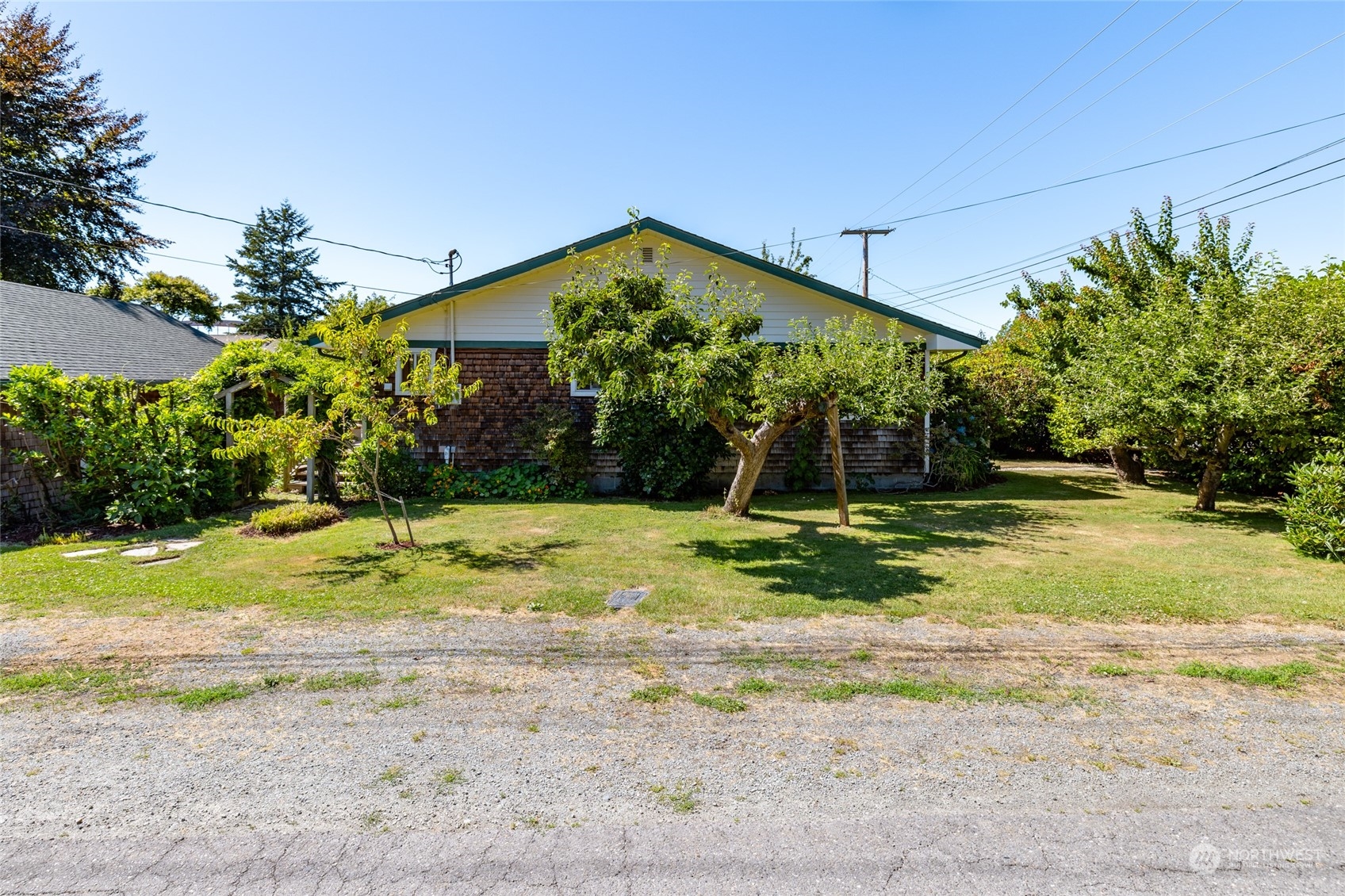 314 Caledonia Street La Conner, WA 98257 - Photo 4 of 34