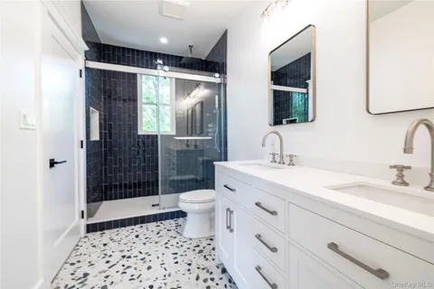 $1,749,000 | 480 Ackerly Pond Lane, Southold, NY 11971