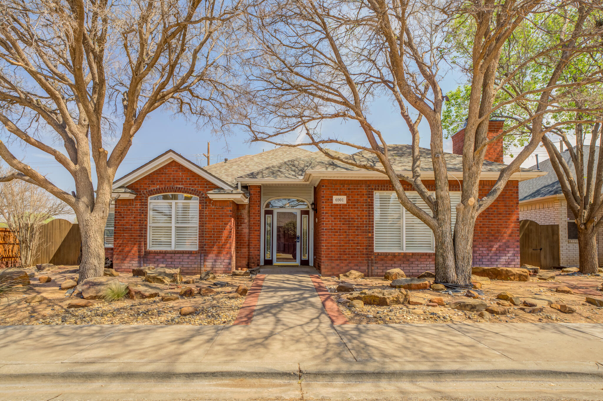 6901 Freeport Avenue Lubbock, TX 79424 - Photo 1 of 39 DSC04673_4_5