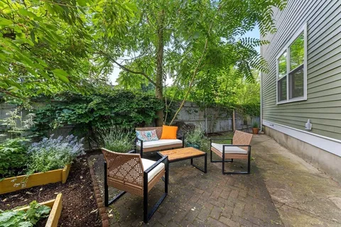 $1,075,000 | 36 Oak Street, Unit 1, Somerville, MA 02143