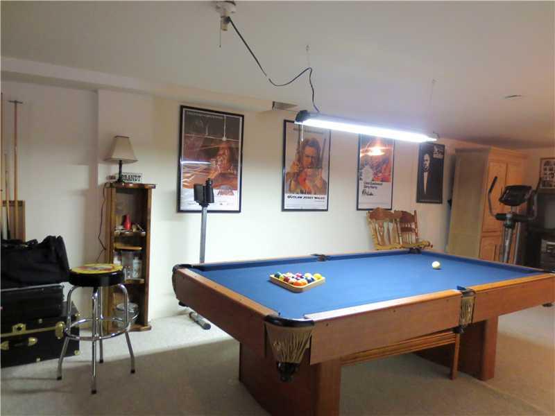 2425 Front Street Monaca, PA 15061 - Photo 14 of 18 Family Room.