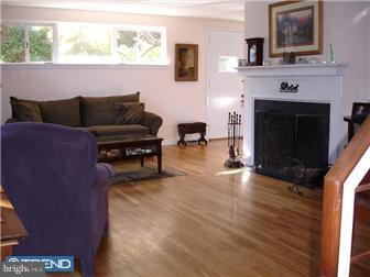 2042 Old Gulph Road Villanova, PA 19085 - Photo 3 of 12 Living Room