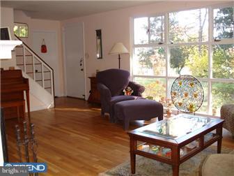2042 Old Gulph Road Villanova, PA 19085 - Photo 4 of 12 Living Room