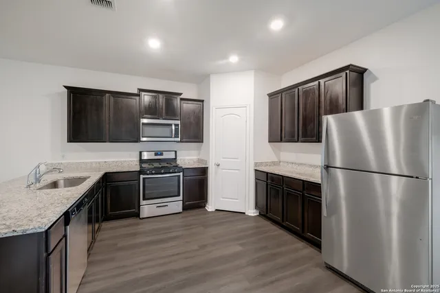 $290,000 | 14926 Harbor Landing, Von Ormy, TX 78073