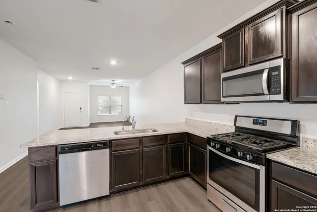 $290,000 | 14926 Harbor Landing, Von Ormy, TX 78073